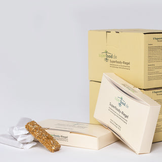 Superfoddy-Riegel Box und offener Riegel